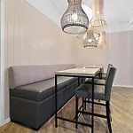 & Κάμπινγκ 4*